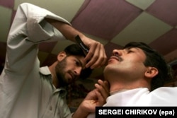 В Афганистан вече е забранено да си обръснеш цялата брада - нещо, което е разпространено сред местните мъже, когато талибаните не са на власт.