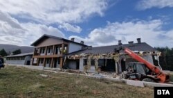 Незаконните постройки в ловен парк "Искър"