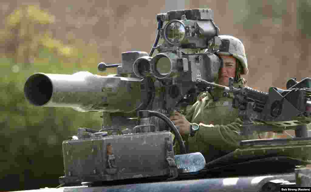 Противотанкови ракети TOW&nbsp; Свидетелства и кадри вече запечатаха употребата на оръжието, което се монтира върху превозни средства. То се използва за унщожаване на руска бронирана техника в Украйна. &nbsp;