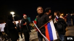 Малоброен протест в защита на Паметника на Съветската армия, организиран от проруските "Възраждане" и БСП, 13 декември 2023 г.