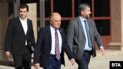 Кирил Петков, Атанас Атанасов и Христо Иванов напускат президентството