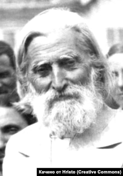 Петър Дънов (1864-1944).