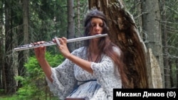 "Островът на тишинавтите" - Божана Славкова в сетивния театър "Горски духове", 2021 г.