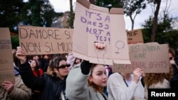 Кадър от шествие в Рим срещу насилието над жени