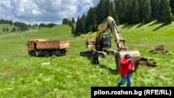 Първата копка на пилона на 9 юни 2023 г. Снимката е на фондация „Наследство в бъдещето“