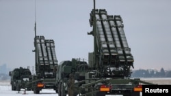 Ракетни установки, част от "Пейтриът" системите, снимани на учения на летище Варшава през февруари 2023 г.