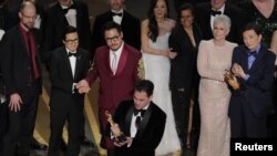 Филмът "Всичко навсякъде наведнъж" спечели седем награди "Оскар" от 11 номинации и е големият победител на вечерта. 