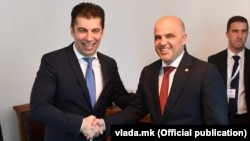 Премиерите на България и Северна Македония Кирил Петков и Димитър Ковачевски