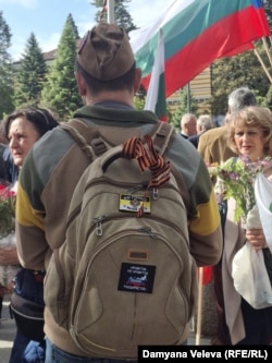 Участник в шествието "Безсмъртен полк" в София