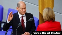 Германският канцлер Олаф Шолц пое поста на 8 декември 2021 г. 