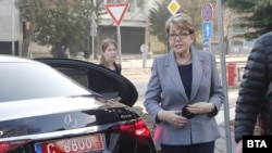 Посланичката на Русия в България Елеонора Митрофанова, след като излезе от сградата на Министерството на външните работи в София, 29 декември 2022 г.