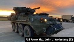 Страйкър на армията на САЩ сниман в Словакия