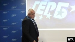 Лидерът на ГЕРБ Бойко Борисов не пожела да влезе в парламента. 