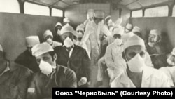 С малко или никаква екипировка ликвидаторите получават тежката задача да ограничат последсвията от експлозията в Чернобил.