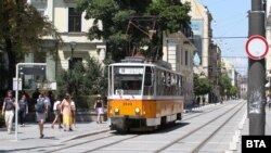 Част от "ремонтираната" улица "Граф Игнатиев" в София 