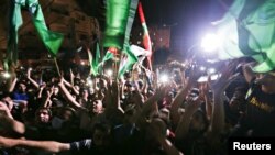 Хиляди палестинци отпразнуваха примирието по улиците в Газа