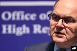 Върховният представител на международната общност в Босна и Херцеговина Кристиан Шмидт говори пред медиите в Сараево, 5 октомври 2022 г.