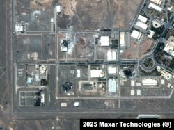 Детайл от съоръжението за обогатяване на уран в Натанз, показващ няколко увредени сгради. Снимката е от 16 юни 2025 г.