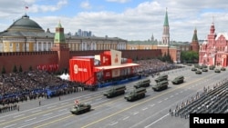 Общ изглед към Червения площад в Москва по време на военния парад в Деня на победата.