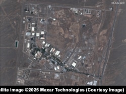 Сателитно изображение на ядреното съоръжение в Натанз след първата вълна от въздушни удари на Израел, 14 юни