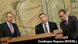 Сотир Цацаров заедно с предшественика си Борис Велчев и Бойко Найденов, който временно ръководеше прокуратурата до встъпването в длъжност на Цацаров на 10 януари 2013 г.