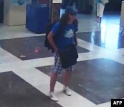 Разпространеният от МВР кадър с предполагаемия атентатор на летище Сарафово.