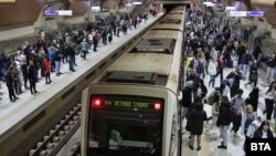 Станция на софийското метро в деня на транспортната стачка.