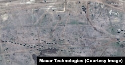 Въздушно-десантни части по време на маневри на полигона Ангарски в Крим.