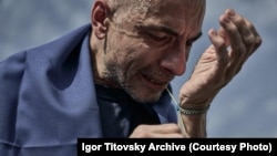 Игор Титовски след освобождаването му и завръщането му в Украйна през септември 2024 г. след повече от две години в руски плен