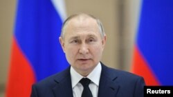 Руският президент Владимир Путин по време на посещението си на космодрума "Восточни" в Амурска област, 12 април 2022 г.