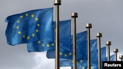 "Понятия като "сфери на влияние" нямат място в 21-ви век", заявяват външните министри на ЕС в приет по време на срещата им в понеделник документ.