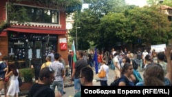 Несъществуващият вече ресторант "Осемте джуджета" дори беше обект на протести през лятото на 2020 г.