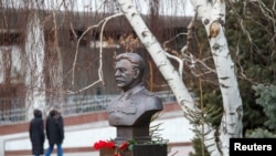 Бронзов бюст на Сталин беше издигнат във Волгоград. 3 февруари 2023 г.