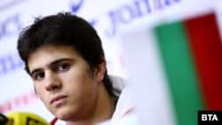 Тервел Замфиров, 19, трикратен златен медалист по сноуборд