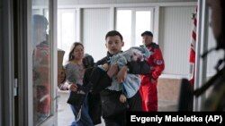 Дете на 18 месеца почина по време на престрелките 