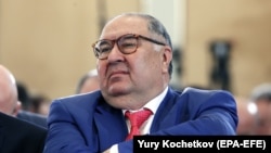 Руският бизнесмен и основател на USM Holdings Алишер Усманов на конгреса на Руския съюз на индустриалците и предприемачите (РСИП) в Москва, 24 март 2016 г.