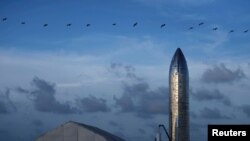 Прототипа на най-новата ракета Starship на SpaceX и Илон Мъск